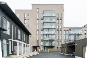 New spacious 1br with free parking on the street