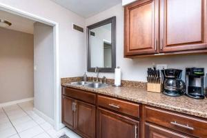 5J - 1BD 1BA Condo in Downtown Atlanta