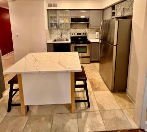 4J Cozy One Bedroom Condo Downtown Hotel District