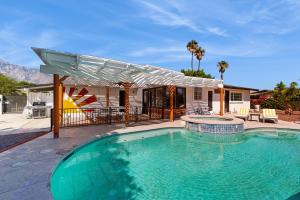 Hummingbird Haven - 68776