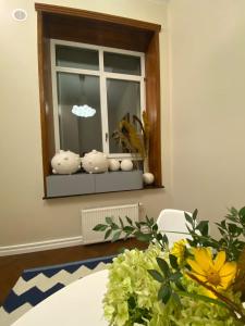 Luxury New Wave LA ART Studio