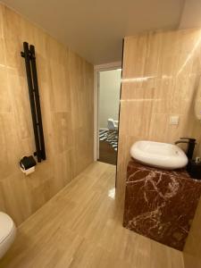 Luxury New Wave LA ART Studio