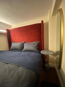 Luxury New Wave LA ART Studio