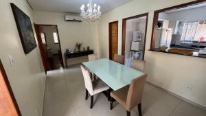 Casa com piscina e churrasqueira conforto e lazer garantido