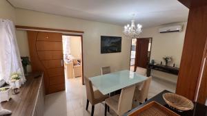 Casa com piscina e churrasqueira conforto e lazer garantido