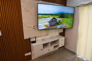 Amazing 2BR apartment near the airport