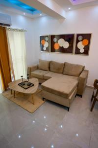 Amazing 2BR apartment near the airport