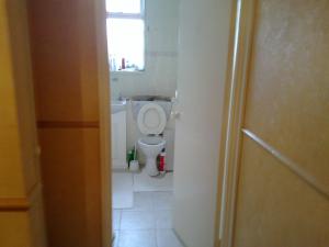 Room with wifi near tube