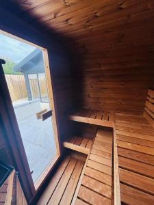 The Lodge - A Home Away From Home, With Private & Secluded Sauna access