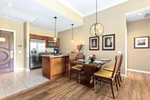 KBM Resorts FREE CAR Honua Kai Konea Rare Ground Floor 2-Bedroom Condo with 14 ft Ceilings HKK-112