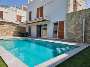 TI Amo Holiday House - Heated Pool