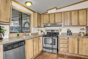 Pinewood Canyon Cabin!