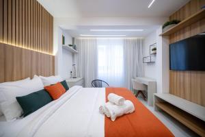 Oceanfront building ! Style and Elegance