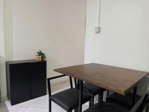 Loft com vista lateral para o mar