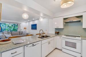 Winter Beach Escape w Pool & Golf Cart