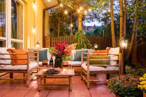 Warm & cosy 2-store 3-BR House with fireplace, living room, garden, terrace, balcony & parking 30 minutes from Warsaw Centre