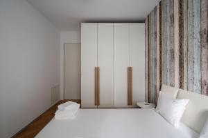 Jade I Family 1&2 BR Apartments near Pipera Plaza Mall