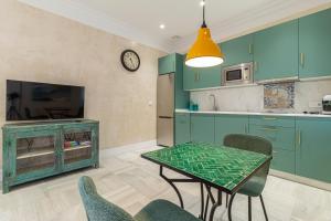 La Casa de la Plaza del Arroyo - Traditional Luxury in Jerez