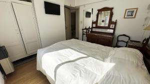 Depto Mechi - Depto en Guemes para 2 PAX con cochera descubierta - Hola Sur