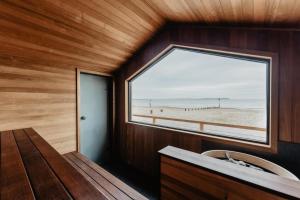 Coastal Calm at Stanpit Hideaway