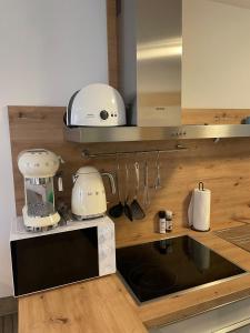 Studio-Parkplatz-Netflix-Balkon