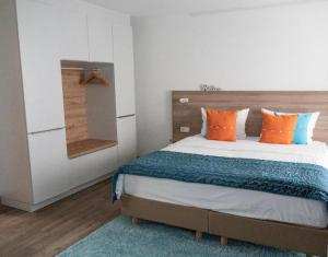 Studio-Parkplatz-Netflix-Balkon
