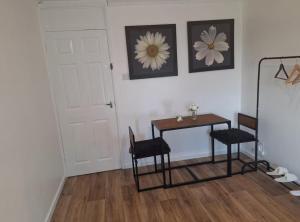 Cosy 2BR Retreat in Huntingdon near City Centre