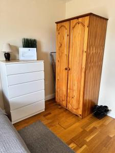 lovely bedroom in Newbridge