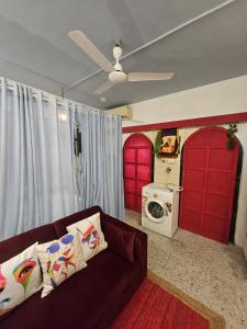 Retro Bandra - Cozy Comfort in a Heritage Village