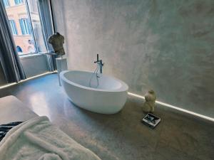 DUNE at Spanish Steps Luxury Apartment-Suite