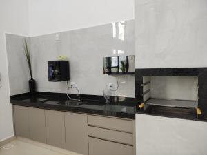 206-2 · Apê Próximo ao Ânima e Unievangélica