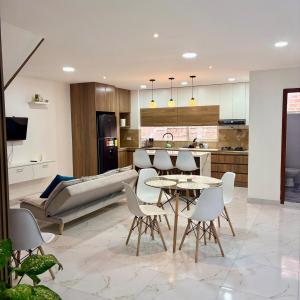 Apartamento de lujo a pocos minutos del centro - Ubytování bez kategorie ve městě Loja