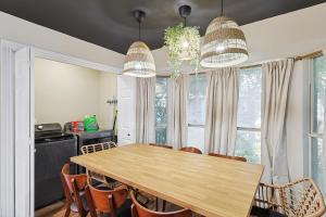 Luxury 5BR Getaway w Pool Hot Tub & Cinema