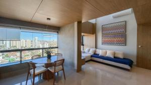 Duplex Ultra Luxo com Móveis Assinados e Bela Vista