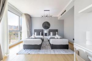 Downtown Luxury I 5 Min Walk To Dubai Fountain!