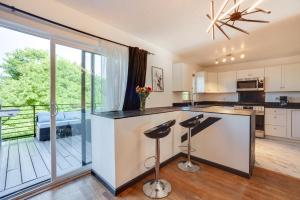 Less Than 1 Mi to Santa Fe Plaza Mtn-View Gem with Hot Tub!