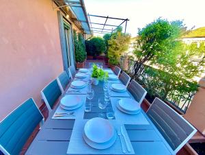 Penthouse with panoramic terrace-8 minutes from the Duomo