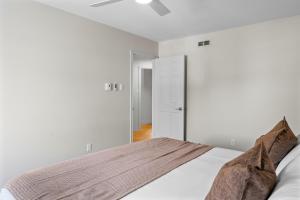 Lovely 1 BR APT