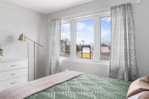 Lovely 1 BR APT