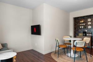 Lovely 1 BR APT