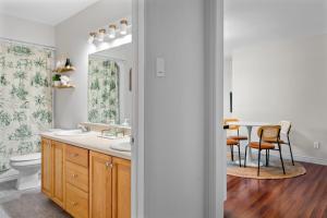 Lovely 1 BR APT