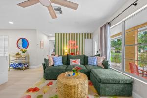 Resort Style Backyard Tiki Bar Pool Hot Tub