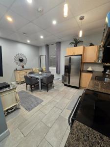 Cozy Sweet Spacious 7B 10 min to DT Ottawa