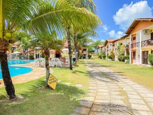 Casas no Residencial Moradas de Israel, com 3 suítes (todas com ar condicionado), internet 300MBPS e área gourmet privativa a aproximadamente 200m da praia de Taperapuã, (Axé Mói)com piscinas, sauna, portaria 24hrs