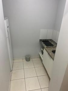 ÁGUAS QUENTES TERMAIS NATURAIS 24hs acesso grátis aos 3 Parques Aquáticos do Golden Dolphin em apto novo, grande e confortável - em local tranquilo, com ar, cozinha e TV a cabo para família ou pacote romântico para lua de mel e datas especiais