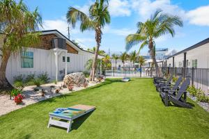 Pelican Post at Anna Maria Island Inn