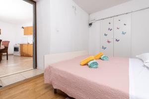 Seaside secluded apartments Cove Pobij, Hvar - 7506