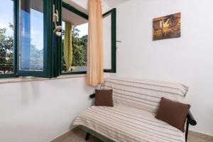 Seaside secluded apartments Cove Pobij, Hvar - 7506