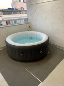 Apartamento 1 quarto com varanda com vista para o mar