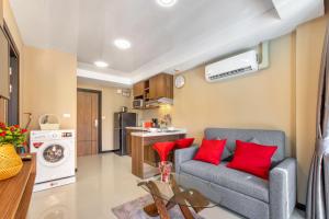 Pool-View Apt Steps to Nai Harn Beach S203